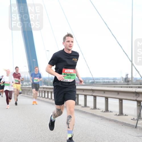 03.10.2025 - Köhlbrandbrückenlauf Jannik Wohlers http://msf.ph/oto/9155675 03.10.2025 15:25:37 Position 1 7568 meine-sportfotos.de