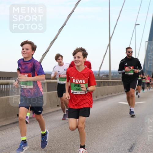 03.10.2025 - Köhlbrandbrückenlauf Jannik Wohlers http://msf.ph/oto/9155695 03.10.2025 15:25:44 Position 1 8980, 8981 meine-sportfotos.de