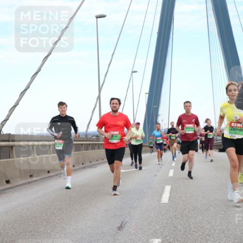 03.10.2025 - Köhlbrandbrückenlauf Jannik Wohlers http://msf.ph/oto/9155759 03.10.2025 15:26:05 Position 1 7217, 7304, 7303 meine-sportfotos.de