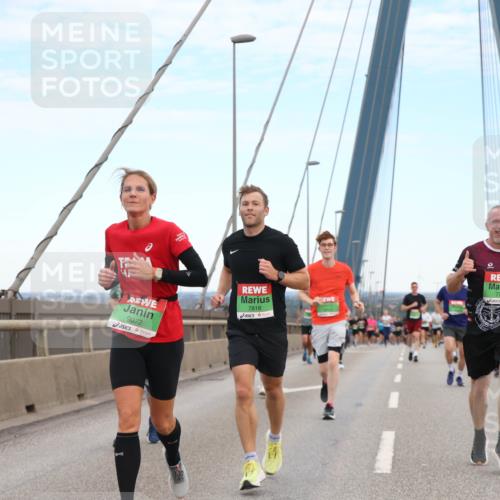 03.10.2025 - Köhlbrandbrückenlauf Jannik Wohlers http://msf.ph/oto/9155817 03.10.2025 15:26:20 Position 1 9072, 7818, 7798 meine-sportfotos.de