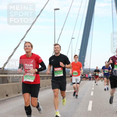 03.10.2025 - Köhlbrandbrückenlauf Jannik Wohlers http://msf.ph/oto/9155818 03.10.2025 15:26:20 Position 1 9072, 7818, 7798 meine-sportfotos.de
