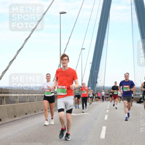 03.10.2025 - Köhlbrandbrückenlauf Jannik Wohlers http://msf.ph/oto/9155825 03.10.2025 15:26:22 Position 1 9752, 9060 meine-sportfotos.de