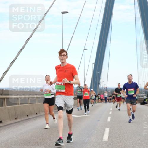 03.10.2025 - Köhlbrandbrückenlauf Jannik Wohlers http://msf.ph/oto/9155826 03.10.2025 15:26:22 Position 1 9752 meine-sportfotos.de