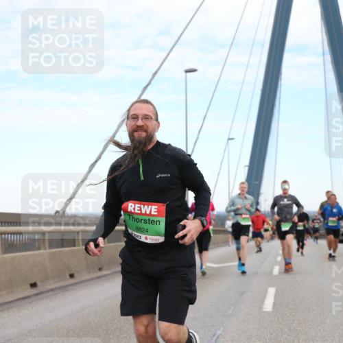 03.10.2025 - Köhlbrandbrückenlauf Jannik Wohlers http://msf.ph/oto/9155889 03.10.2025 15:26:46 Position 1 8824 meine-sportfotos.de