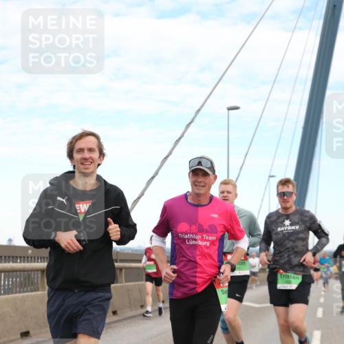 03.10.2025 - Köhlbrandbrückenlauf Jannik Wohlers http://msf.ph/oto/9155890 03.10.2025 15:26:49 Position 1  meine-sportfotos.de