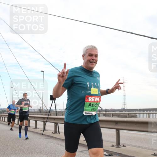 03.10.2025 - Köhlbrandbrückenlauf Jannik Wohlers http://msf.ph/oto/9155912 03.10.2025 15:26:59 Position 1 2023, 39, 8826 meine-sportfotos.de