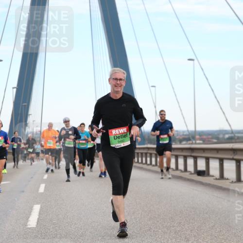 03.10.2025 - Köhlbrandbrückenlauf Jannik Wohlers http://msf.ph/oto/9155936 03.10.2025 15:27:06 Position 1 9482 meine-sportfotos.de