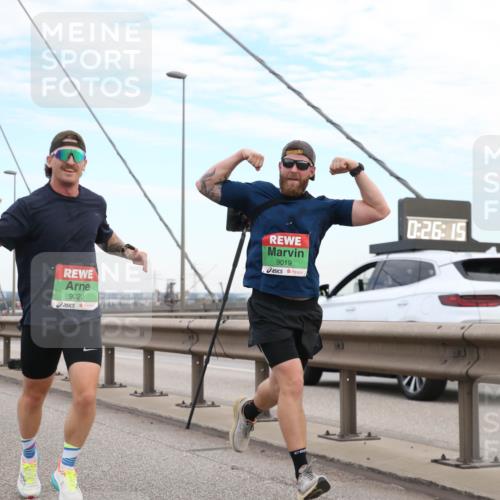 03.10.2025 - Köhlbrandbrückenlauf Jannik Wohlers http://msf.ph/oto/9155946 03.10.2025 15:27:10 Position 1 671, 7633, 9020, 9019, 0, 26, 15 meine-sportfotos.de