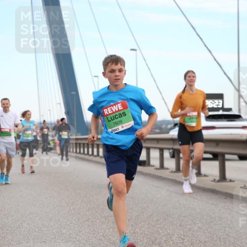 03.10.2025 - Köhlbrandbrückenlauf Jannik Wohlers http://msf.ph/oto/9155970 03.10.2025 15:27:18 Position 1 7609, 623 meine-sportfotos.de