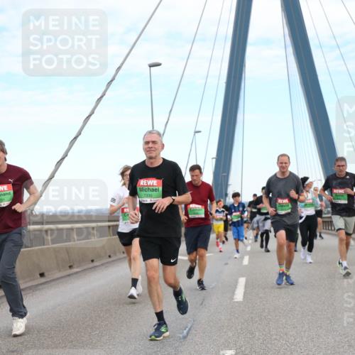 03.10.2025 - Köhlbrandbrückenlauf Jannik Wohlers http://msf.ph/oto/9155997 03.10.2025 15:27:26 Position 1 7701, 15, 0263, 7330 meine-sportfotos.de