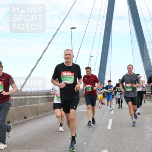 03.10.2025 - Köhlbrandbrückenlauf Jannik Wohlers http://msf.ph/oto/9155999 03.10.2025 15:27:26 Position 1 7701, 7330, 0263, 7515 meine-sportfotos.de