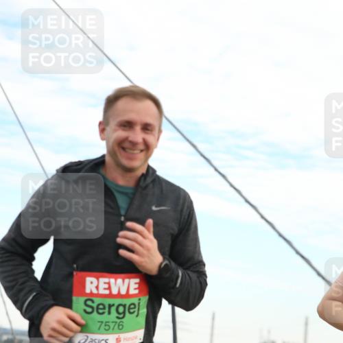 03.10.2025 - Köhlbrandbrückenlauf Jannik Wohlers http://msf.ph/oto/9156124 03.10.2025 15:28:18 Position 1 7576 meine-sportfotos.de