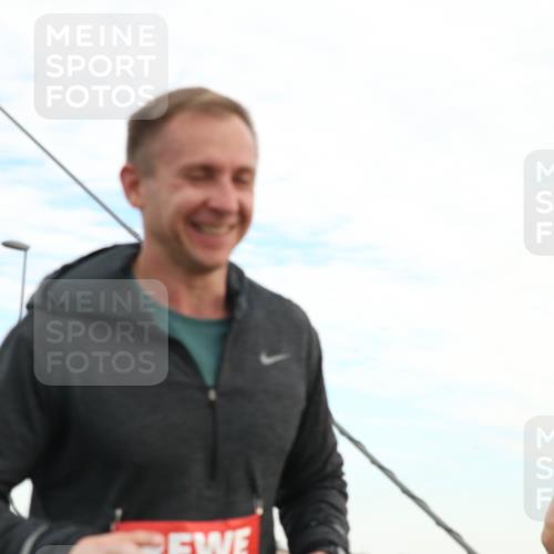 03.10.2025 - Köhlbrandbrückenlauf Jannik Wohlers http://msf.ph/oto/9156126 03.10.2025 15:28:19 Position 1  meine-sportfotos.de