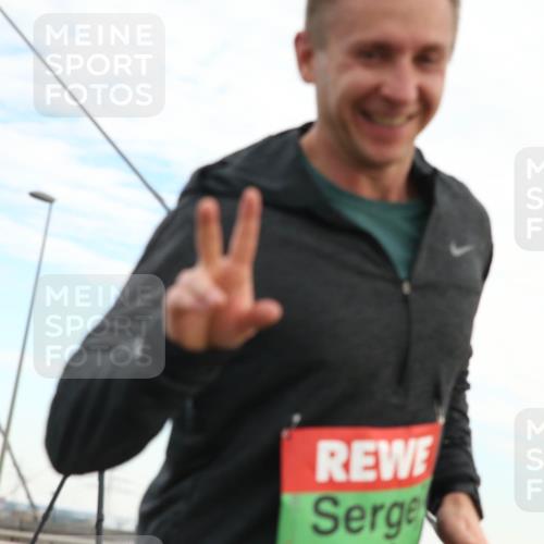 03.10.2025 - Köhlbrandbrückenlauf Jannik Wohlers http://msf.ph/oto/9156127 03.10.2025 15:28:19 Position 1  meine-sportfotos.de
