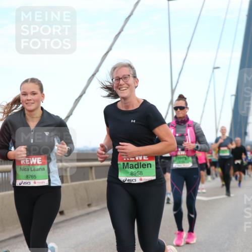 03.10.2025 - Köhlbrandbrückenlauf Jannik Wohlers http://msf.ph/oto/9156138 03.10.2025 15:28:43 Position 1 8766, 8765, 8958 meine-sportfotos.de