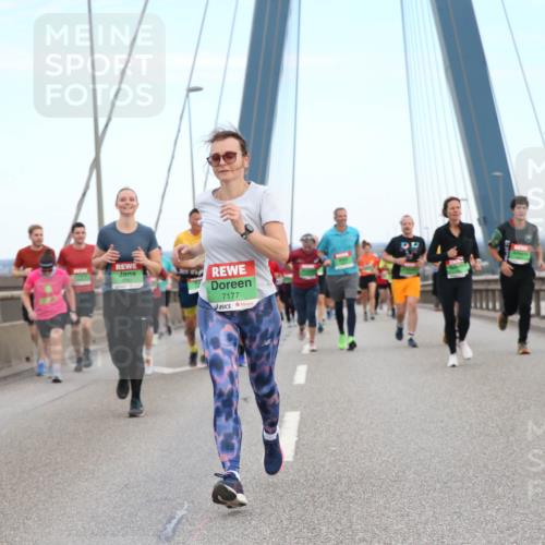 03.10.2025 - Köhlbrandbrückenlauf Jannik Wohlers http://msf.ph/oto/9156147 03.10.2025 15:28:45 Position 1 8035, 7177 meine-sportfotos.de