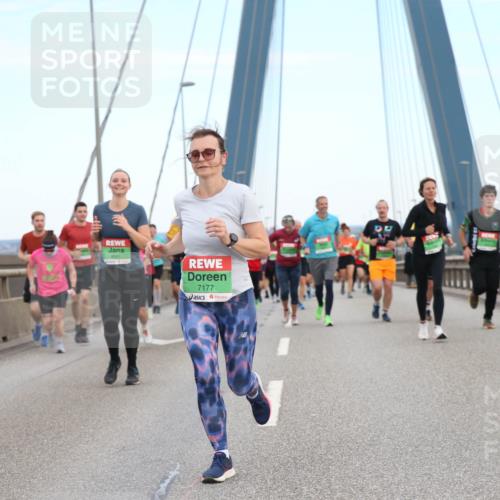 03.10.2025 - Köhlbrandbrückenlauf Jannik Wohlers http://msf.ph/oto/9156148 03.10.2025 15:28:45 Position 1 8035, 8061, 7177 meine-sportfotos.de