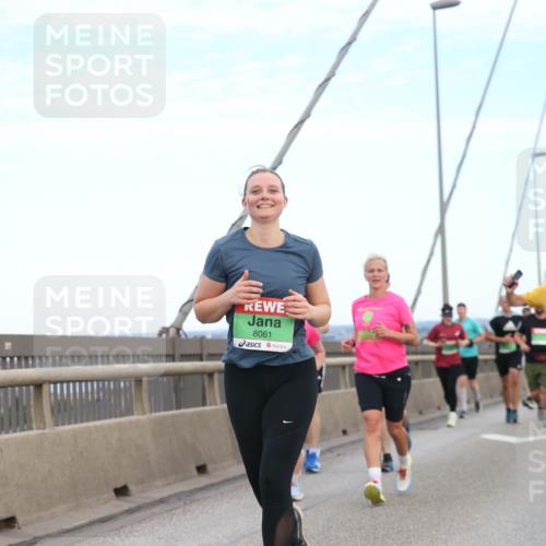03.10.2025 - Köhlbrandbrückenlauf Jannik Wohlers http://msf.ph/oto/9156153 03.10.2025 15:28:47 Position 1 8061 meine-sportfotos.de