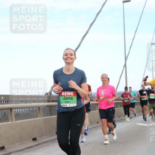 03.10.2025 - Köhlbrandbrückenlauf Jannik Wohlers http://msf.ph/oto/9156154 03.10.2025 15:28:47 Position 1 8061 meine-sportfotos.de