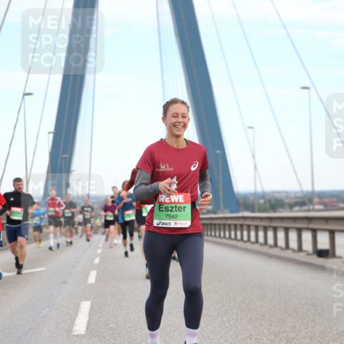03.10.2025 - Köhlbrandbrückenlauf Jannik Wohlers http://msf.ph/oto/9156219 03.10.2025 15:29:06 Position 1 7542 meine-sportfotos.de