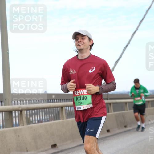 03.10.2025 - Köhlbrandbrückenlauf Jannik Wohlers http://msf.ph/oto/9156222 03.10.2025 15:29:07 Position 1 7541 meine-sportfotos.de