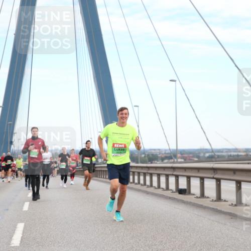 03.10.2025 - Köhlbrandbrückenlauf Jannik Wohlers http://msf.ph/oto/9156230 03.10.2025 15:29:28 Position 1  meine-sportfotos.de