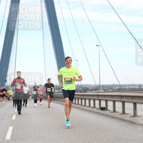 03.10.2025 - Köhlbrandbrückenlauf Jannik Wohlers http://msf.ph/oto/9156231 03.10.2025 15:29:28 Position 1 9378 meine-sportfotos.de