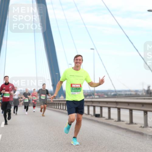 03.10.2025 - Köhlbrandbrückenlauf Jannik Wohlers http://msf.ph/oto/9156237 03.10.2025 15:29:29 Position 1 9378 meine-sportfotos.de