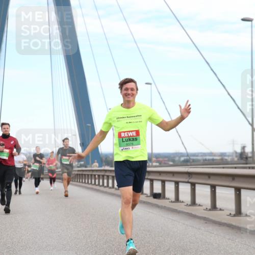 03.10.2025 - Köhlbrandbrückenlauf Jannik Wohlers http://msf.ph/oto/9156239 03.10.2025 15:29:29 Position 1 31, 1, 2019, 9378 meine-sportfotos.de
