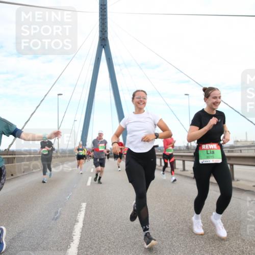03.10.2025 - Köhlbrandbrückenlauf Jannik Wohlers http://msf.ph/oto/9156256 03.10.2025 15:29:36 Position 1 7716, 9015 meine-sportfotos.de