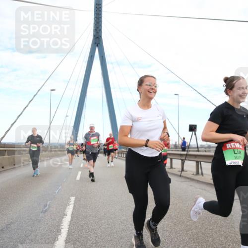 03.10.2025 - Köhlbrandbrückenlauf Jannik Wohlers http://msf.ph/oto/9156258 03.10.2025 15:29:36 Position 1 9015 meine-sportfotos.de