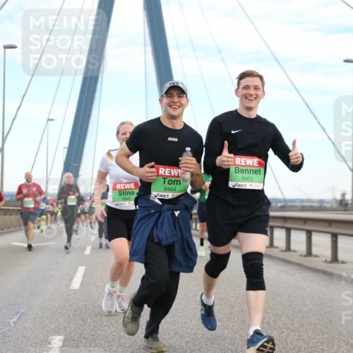 03.10.2025 - Köhlbrandbrückenlauf Jannik Wohlers http://msf.ph/oto/9156319 03.10.2025 15:29:54 Position 1 9403, 9404, 7660 meine-sportfotos.de