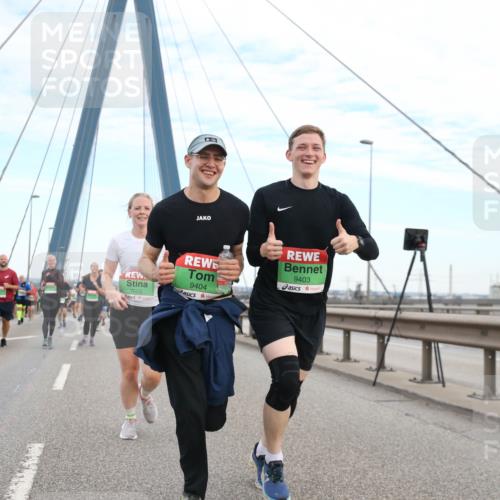 03.10.2025 - Köhlbrandbrückenlauf Jannik Wohlers http://msf.ph/oto/9156322 03.10.2025 15:29:55 Position 1 7660, 9404, 9403 meine-sportfotos.de