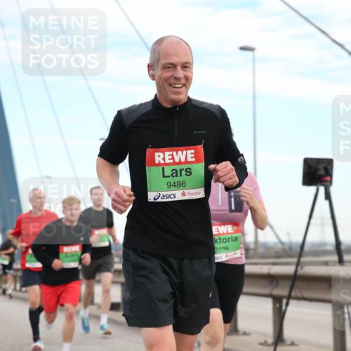 03.10.2025 - Köhlbrandbrückenlauf Jannik Wohlers http://msf.ph/oto/9156333 03.10.2025 15:29:58 Position 1 9486, 7639 meine-sportfotos.de