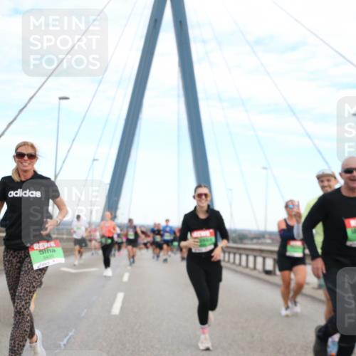 03.10.2025 - Köhlbrandbrückenlauf Jannik Wohlers http://msf.ph/oto/9156398 03.10.2025 15:30:18 Position 1 9495 meine-sportfotos.de