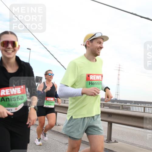 03.10.2025 - Köhlbrandbrückenlauf Jannik Wohlers http://msf.ph/oto/9156404 03.10.2025 15:30:20 Position 1 8088, 9494 meine-sportfotos.de
