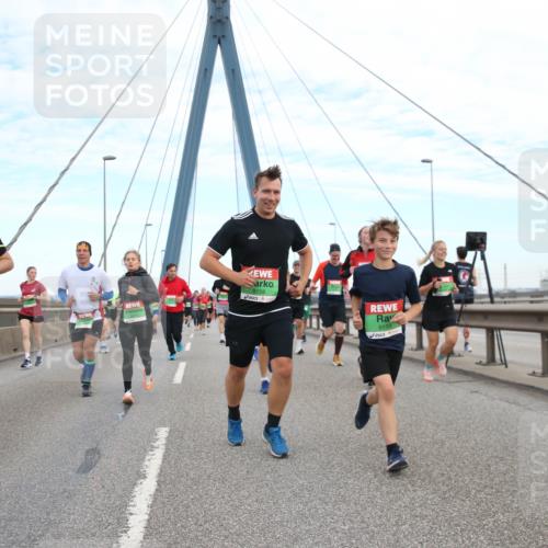 03.10.2025 - Köhlbrandbrückenlauf Jannik Wohlers http://msf.ph/oto/9156423 03.10.2025 15:30:27 Position 1 9158, 9159 meine-sportfotos.de