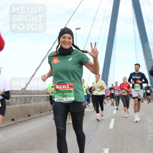 03.10.2025 - Köhlbrandbrückenlauf Jannik Wohlers http://msf.ph/oto/9156438 03.10.2025 15:30:31 Position 1 9093, 7628, 7722 meine-sportfotos.de