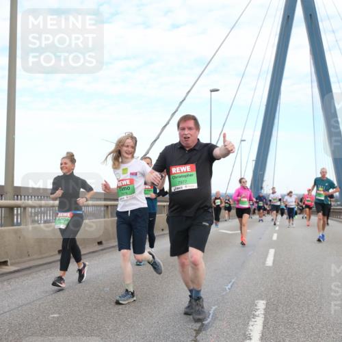 03.10.2025 - Köhlbrandbrückenlauf Jannik Wohlers http://msf.ph/oto/9156468 03.10.2025 15:30:38 Position 1 7978, 7977, 74 meine-sportfotos.de