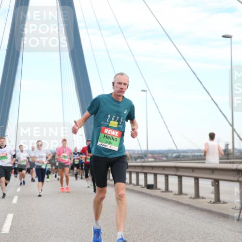 03.10.2025 - Köhlbrandbrückenlauf Jannik Wohlers http://msf.ph/oto/9156479 03.10.2025 15:30:40 Position 1 2025, 39, 9284 meine-sportfotos.de
