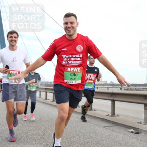 03.10.2025 - Köhlbrandbrückenlauf Jannik Wohlers http://msf.ph/oto/9156535 03.10.2025 15:30:59 Position 1 9477, 9334 meine-sportfotos.de