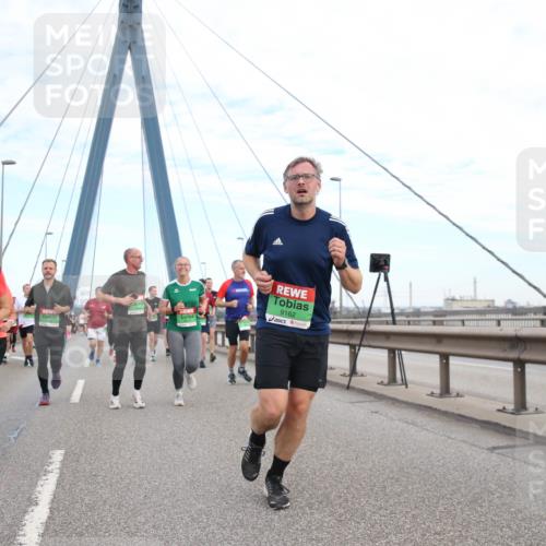 03.10.2025 - Köhlbrandbrückenlauf Jannik Wohlers http://msf.ph/oto/9156546 03.10.2025 15:31:04 Position 1 63, 9162 meine-sportfotos.de