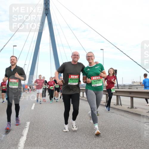 03.10.2025 - Köhlbrandbrückenlauf Jannik Wohlers http://msf.ph/oto/9156553 03.10.2025 15:31:05 Position 1 7591, 7, 8816, 8815 meine-sportfotos.de