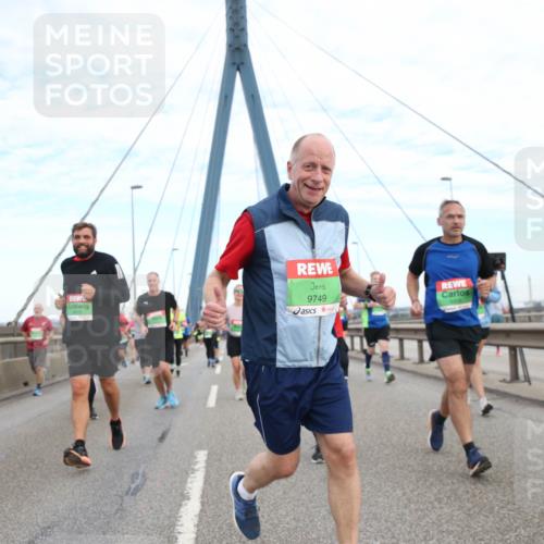 03.10.2025 - Köhlbrandbrückenlauf Jannik Wohlers http://msf.ph/oto/9156584 03.10.2025 15:31:56 Position 1 9749 meine-sportfotos.de