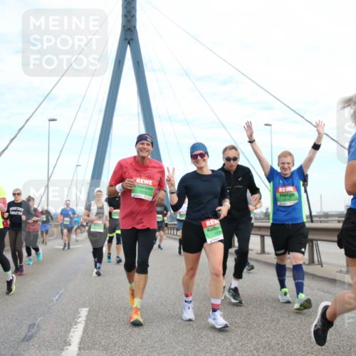 03.10.2025 - Köhlbrandbrückenlauf Jannik Wohlers http://msf.ph/oto/9156594 03.10.2025 15:31:59 Position 1 8115, 7973, 7928 meine-sportfotos.de
