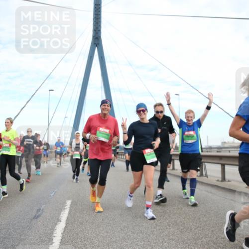 03.10.2025 - Köhlbrandbrückenlauf Jannik Wohlers http://msf.ph/oto/9156595 03.10.2025 15:31:59 Position 1  meine-sportfotos.de