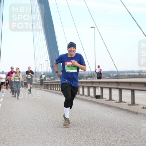 03.10.2025 - Köhlbrandbrückenlauf Jannik Wohlers http://msf.ph/oto/9156631 03.10.2025 15:32:20 Position 1 7688 meine-sportfotos.de