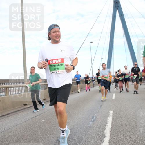03.10.2025 - Köhlbrandbrückenlauf Jannik Wohlers http://msf.ph/oto/9156667 03.10.2025 15:32:33 Position 1 9225, 9610 meine-sportfotos.de