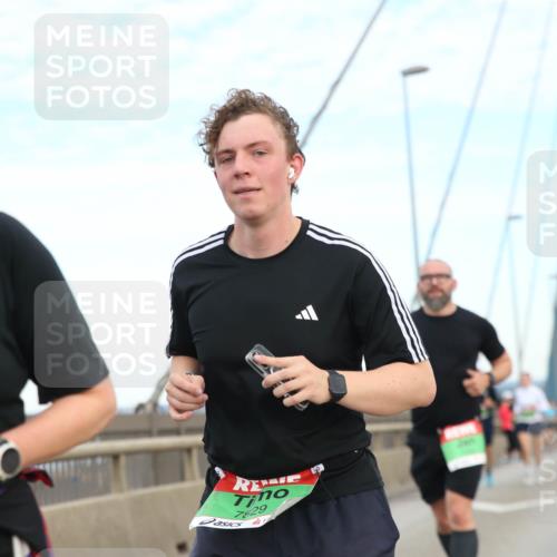 03.10.2025 - Köhlbrandbrückenlauf Jannik Wohlers http://msf.ph/oto/9156699 03.10.2025 15:32:42 Position 1 11, 097, 7829 meine-sportfotos.de