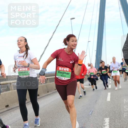03.10.2025 - Köhlbrandbrückenlauf Jannik Wohlers http://msf.ph/oto/9156716 03.10.2025 15:33:17 Position 1 8504, 8819, 9069, 8480 meine-sportfotos.de